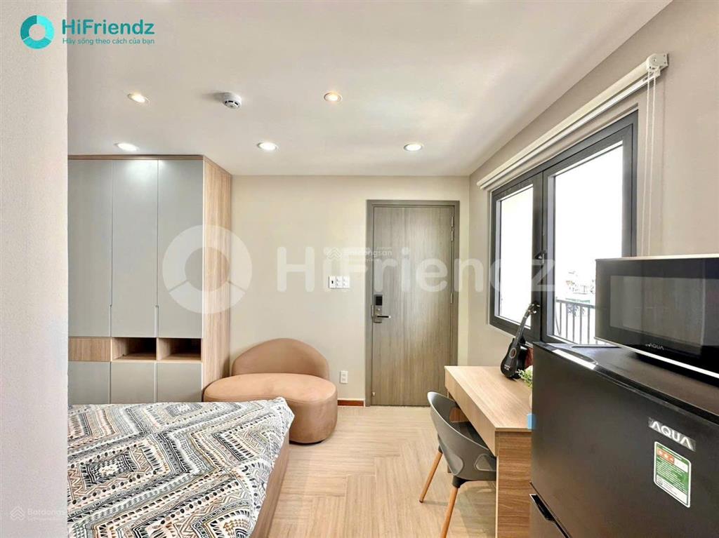 Studio cửa sổ thoáng, ánh sáng, nội thất đầy đủ, có thang máy, bảo vệ