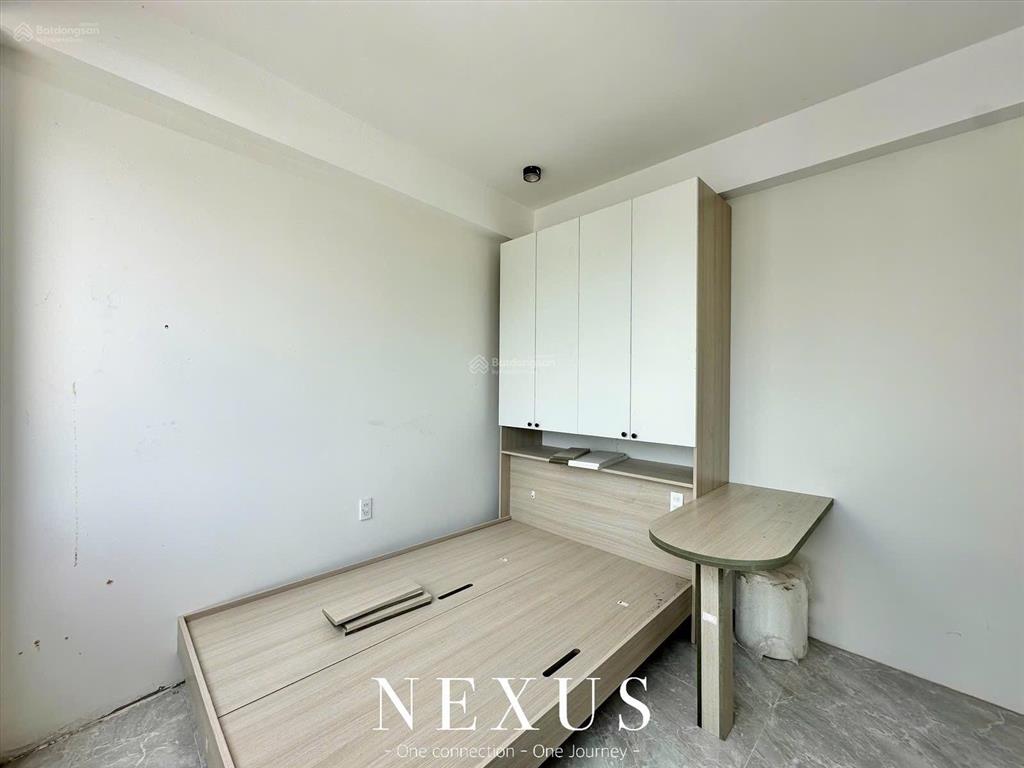 Studio cửa sổ mới khai trương, đầy đủ nội thất, thoáng sáng