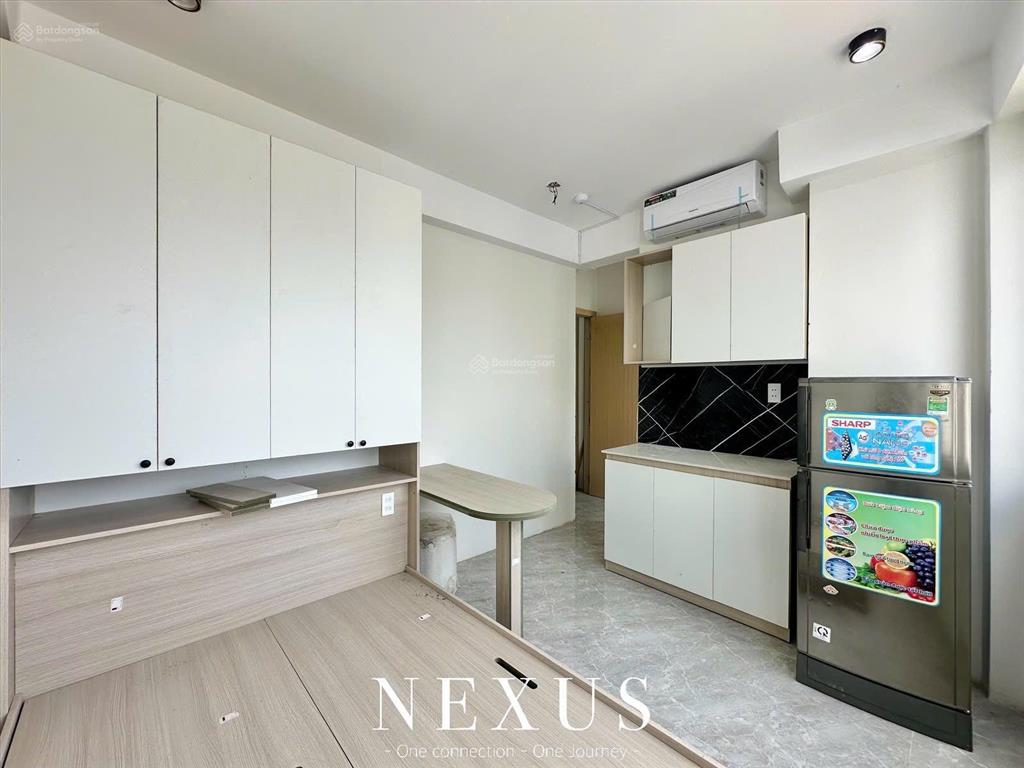 Studio cửa sổ mới khai trương, đầy đủ nội thất, thoáng sáng