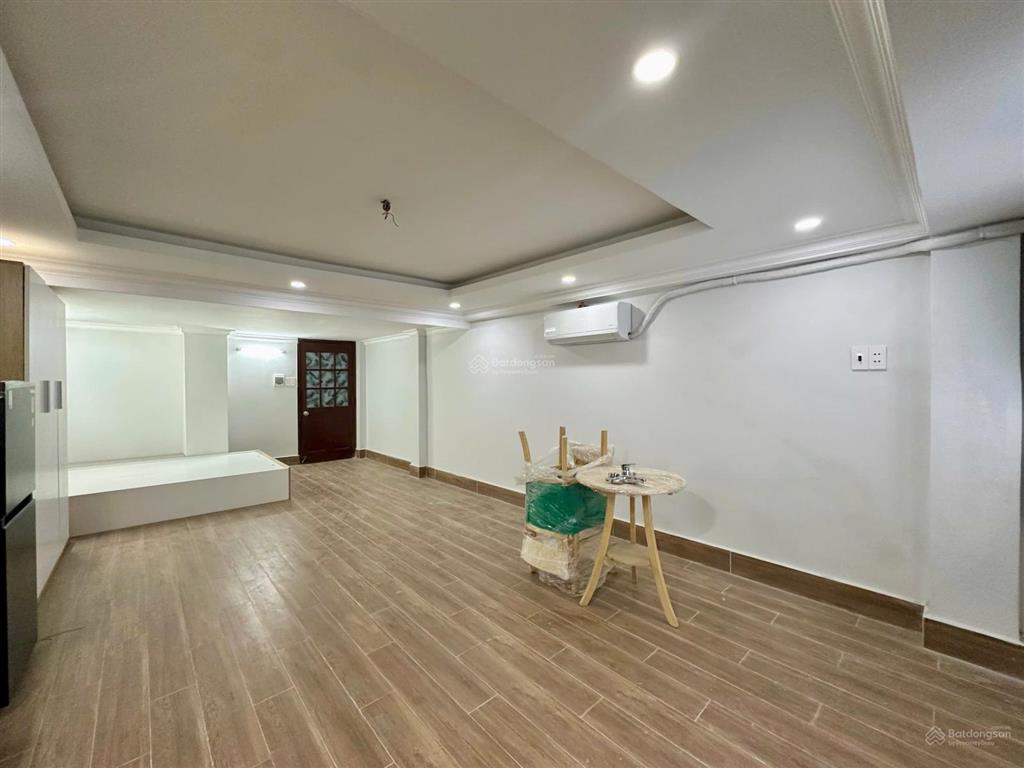 Studio cửa sổ diện tích cực rộng, mới xây, nội thất như ảnh