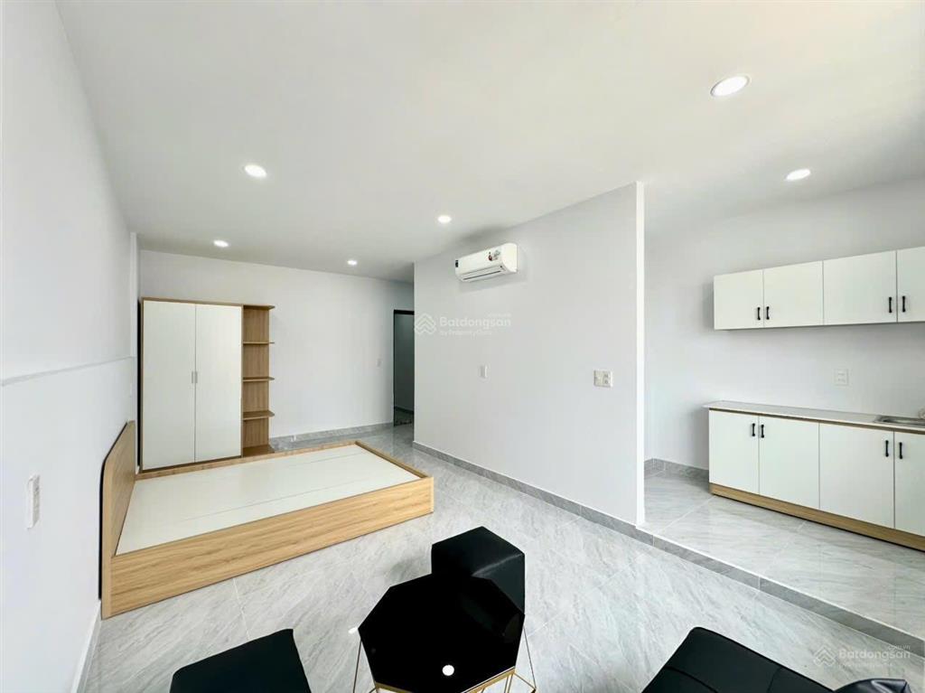 Chính chủ studio cửa sổ lớn, rộng, thoáng ngay tu viện khánh an