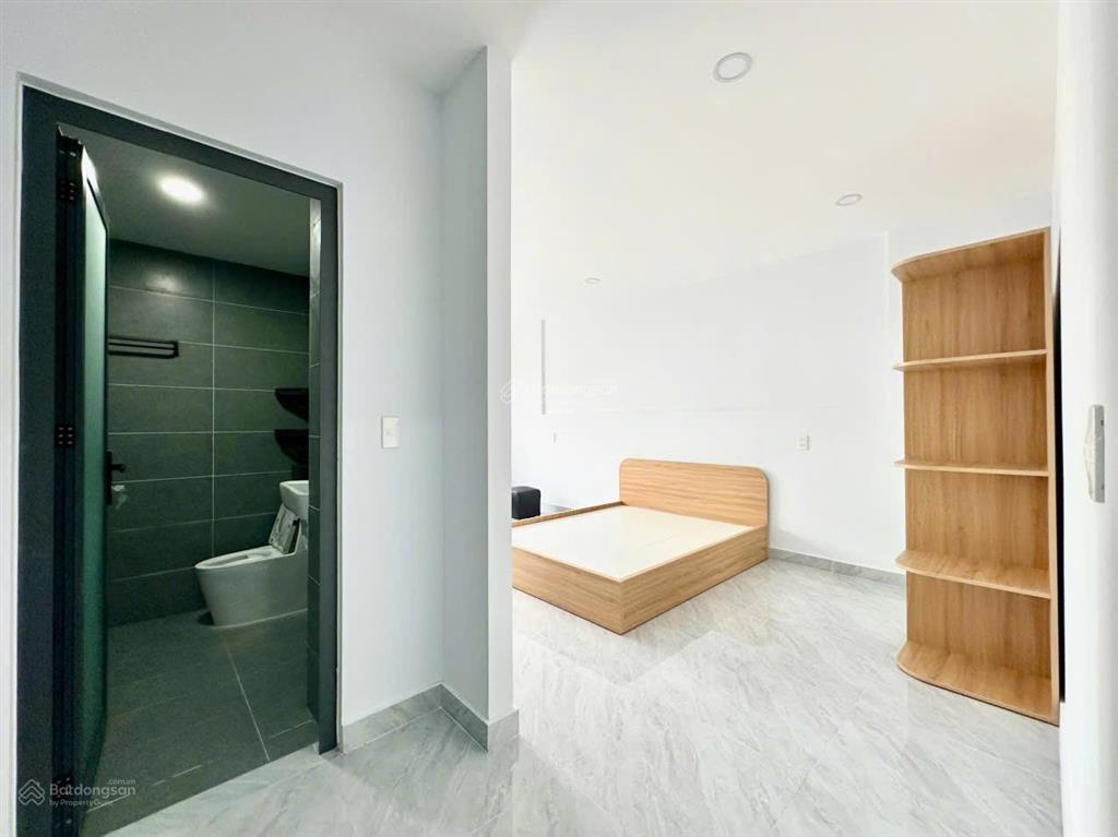 Chính chủ studio cửa sổ lớn, rộng, thoáng ngay tu viện khánh an