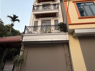 Bán nhà 30m2 giá 2tỷ800 ngõ ô tô cạnh nhà , nhà thiết kế đẹp không lỗi phong thủy ,khu vực tiện ich