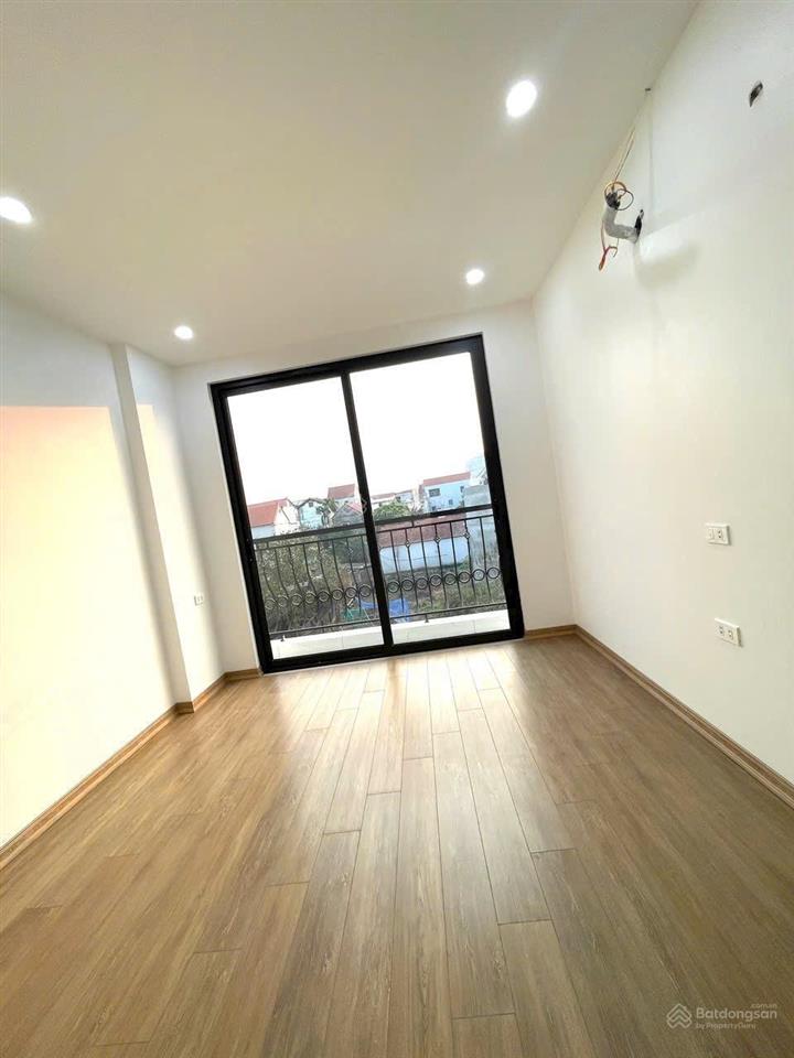 Bán nhà 32m2 giá 2tỷ800tr ngõ ô tô cạnh gần nhà, không lỗi phong thủy khu tiện ích, thiết kế đẹp