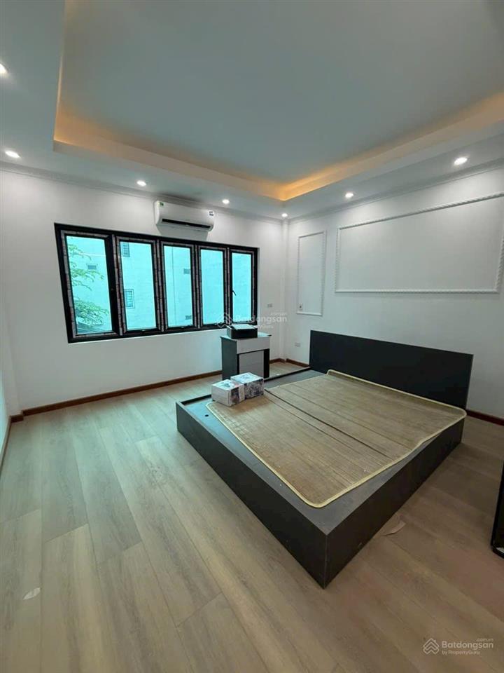 Bán nhà 34m2 giá 4tỷ950tr ngoc ô tô cạnh gần nhà , sổ đỏ chuẩn gần chợ trường tiện ích cho thuê tốt