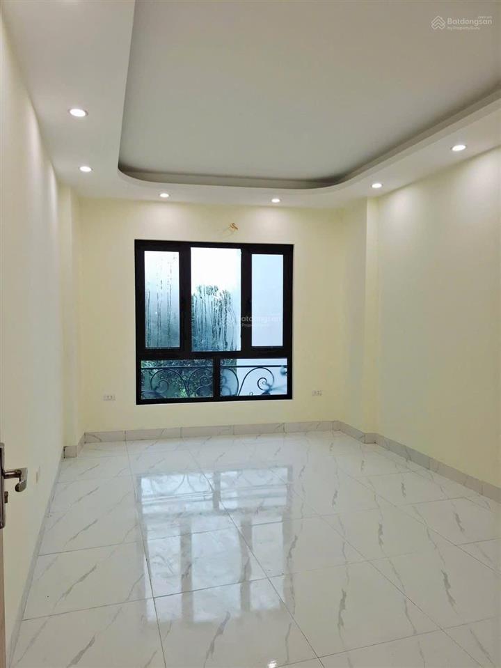 Bán nhà 34m2 giá 4tỷ950tr ngoc ô tô cạnh gần nhà , sổ đỏ chuẩn gần chợ trường tiện ích cho thuê tốt