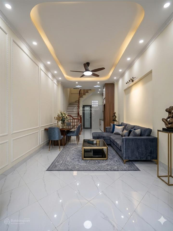 Bán nhà 34m2 giá 4tỷ950tr ngoc ô tô cạnh gần nhà , sổ đỏ chuẩn gần chợ trường tiện ích cho thuê tốt