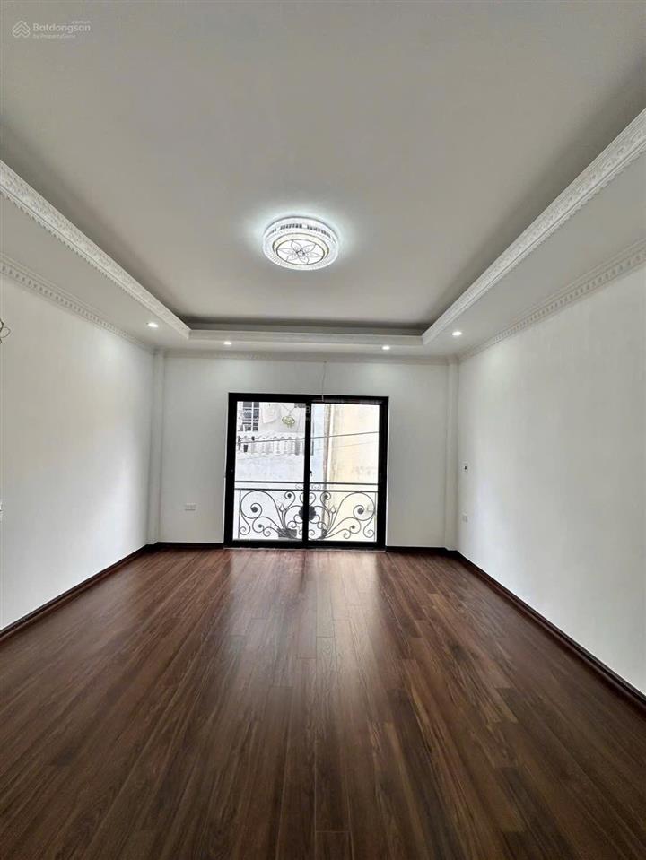 Bán nhà 30m2 giá 2tỷ850tr thiết kế đẹp không lỗi phong thủy ngõ ô tô cạnh nhà, khu tiện ích tốt