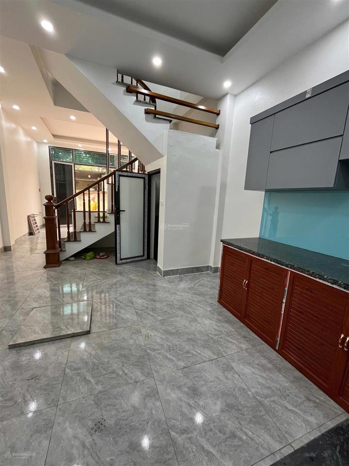 Bán nhà 39m2 giá 2,9tỷ sổ đỏ chuẩn nhà đẹp không lỗi phong thủy không quy hoạch xây 4 ngủ nhà 4t