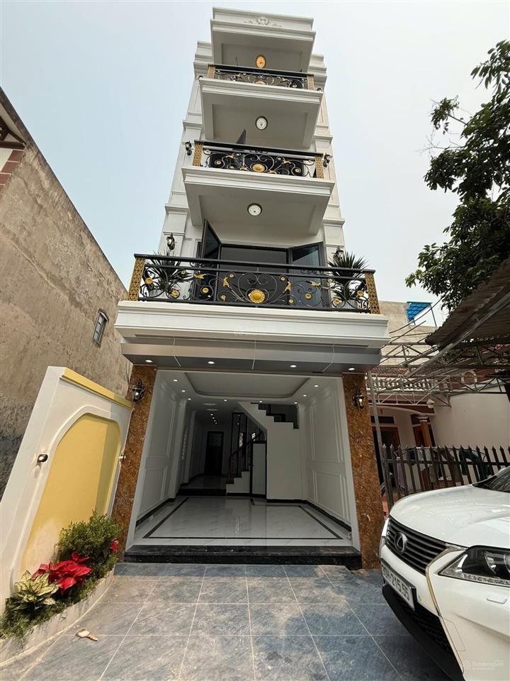 Bán nhà 32m2 giá 2tỷ800 sổ đỏ chuẩn không quy hoạch không lỗi phong thủy ngõ ô tô cạnh nhà tiện ích