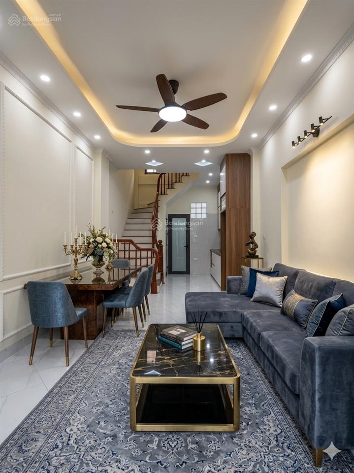 Bán nhà 32m2 giá 2tỷ800 sổ đỏ chuẩn không quy hoạch không lỗi phong thủy ngõ ô tô cạnh nhà tiện ích