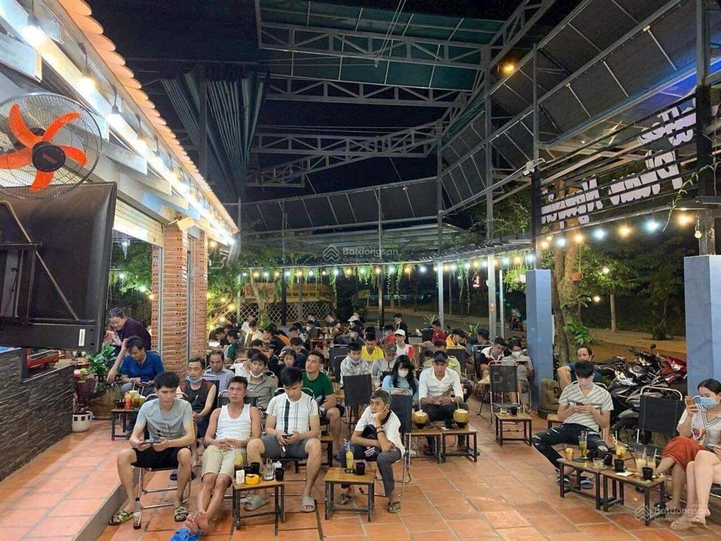 Cần bán căn nhà lô góc lớn kinh doanh buôn bán đa ngành nghề tại tân uyên, bình dương