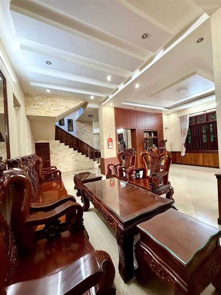 Bán căn biệt thự cực đẹp giá hời thị trường tại tân uyên, bình dương