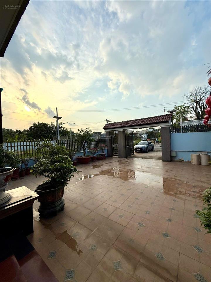 Bán căn biệt thự cực đẹp giá hời thị trường tại tân uyên, bình dương