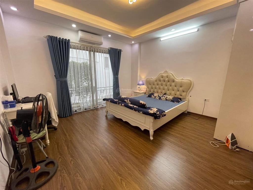 Tôi chính chủ cần bán nhà phố xã đàn, đống đa. 35m 10,8 tỷ.