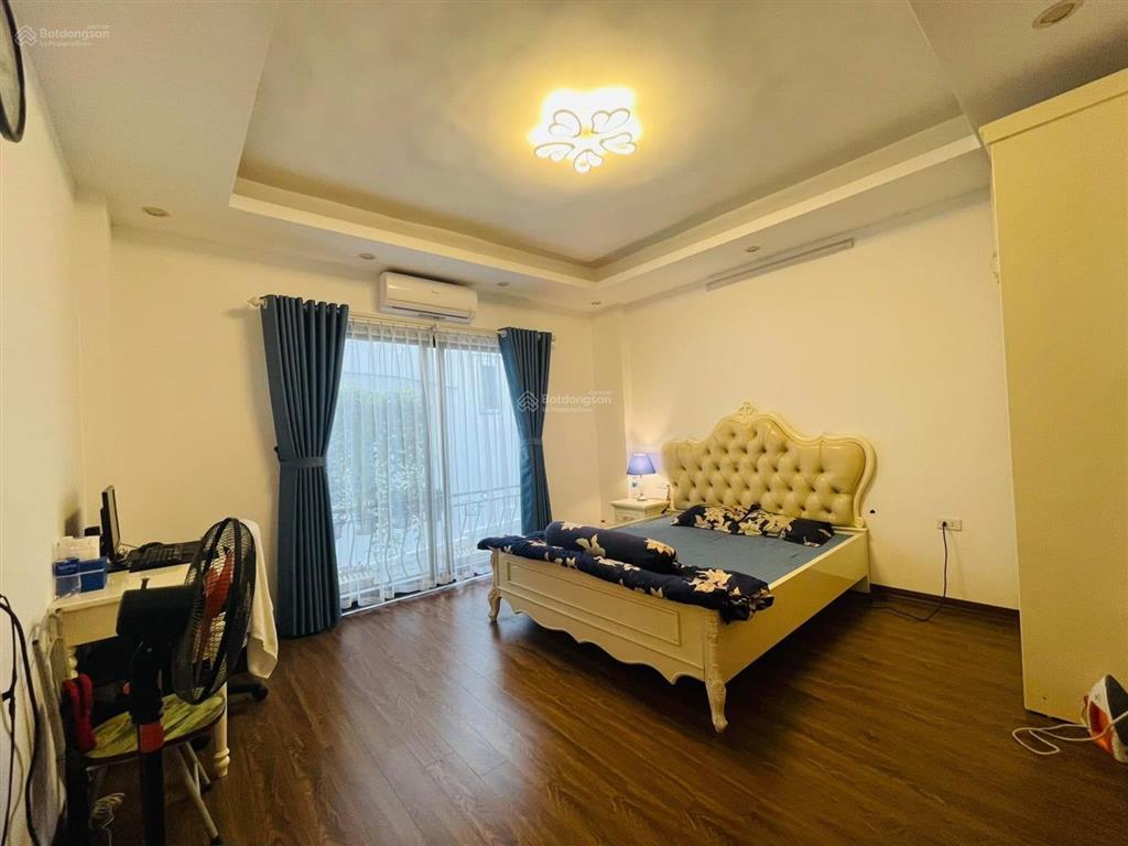 Tôi chính chủ cần bán nhà phố xã đàn, đống đa. 35m 10,8 tỷ.