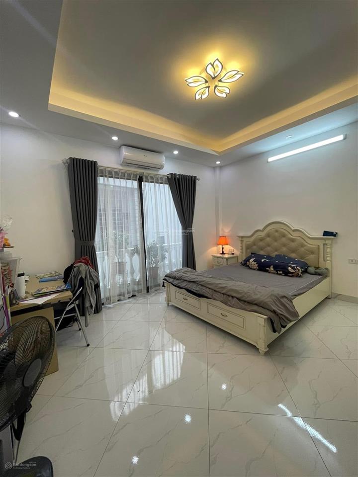 Tôi chính chủ cần bán nhà phố xã đàn, đống đa. 35m 10,8 tỷ.