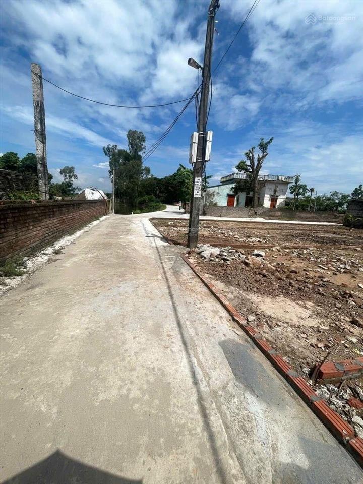 Đất nhất trai minh tân lương tài 90m mt hậu 5m ngõ ô tô gần đô thị nam sông đuống