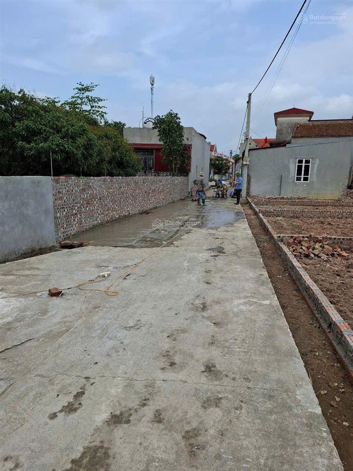 Bán đất đăng chiều trung chính lương tài dt 107m.mt 5m nở hậu ô tô tránh thông dán cư đông đúc
