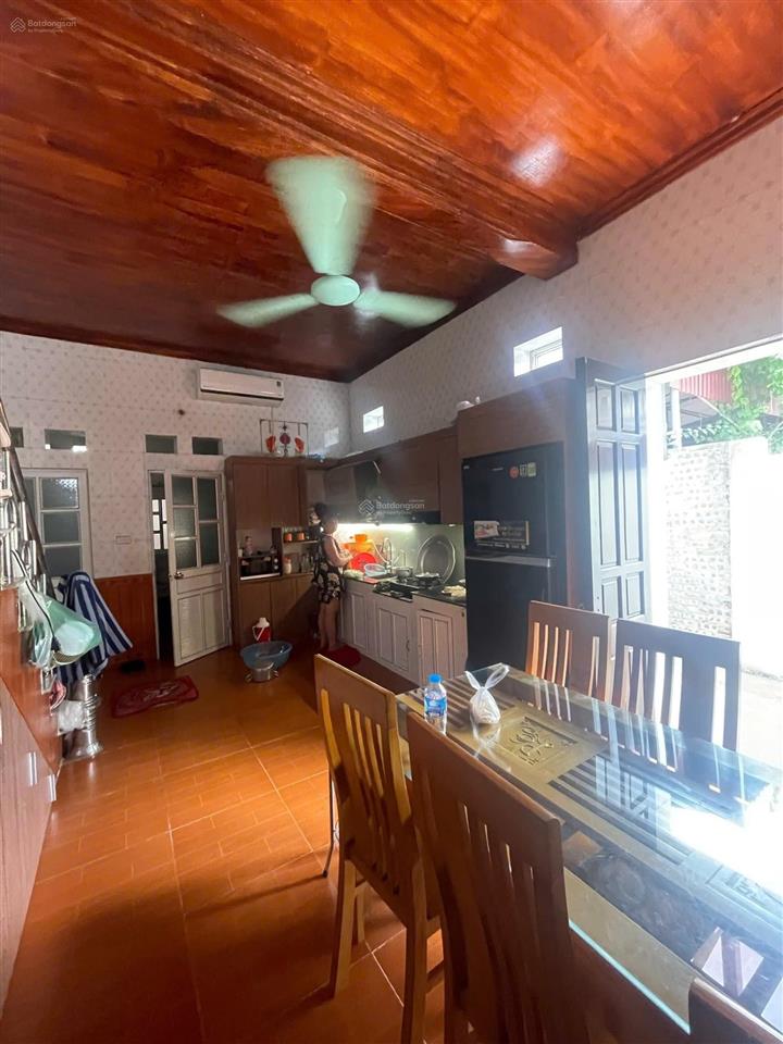 Bán nhà 2 tầng dt 85m2 lô góc mt 4m3 nở hậu ô tô đỗ của chủ nhà tặng lại toàn bộ nội thất xịn sò