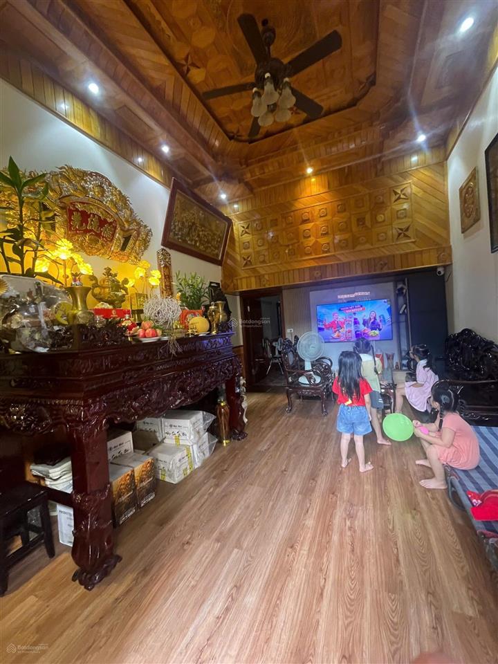 Bán nhà 2 tầng dt 85m2 lô góc mt 4m3 nở hậu ô tô đỗ của chủ nhà tặng lại toàn bộ nội thất xịn sò