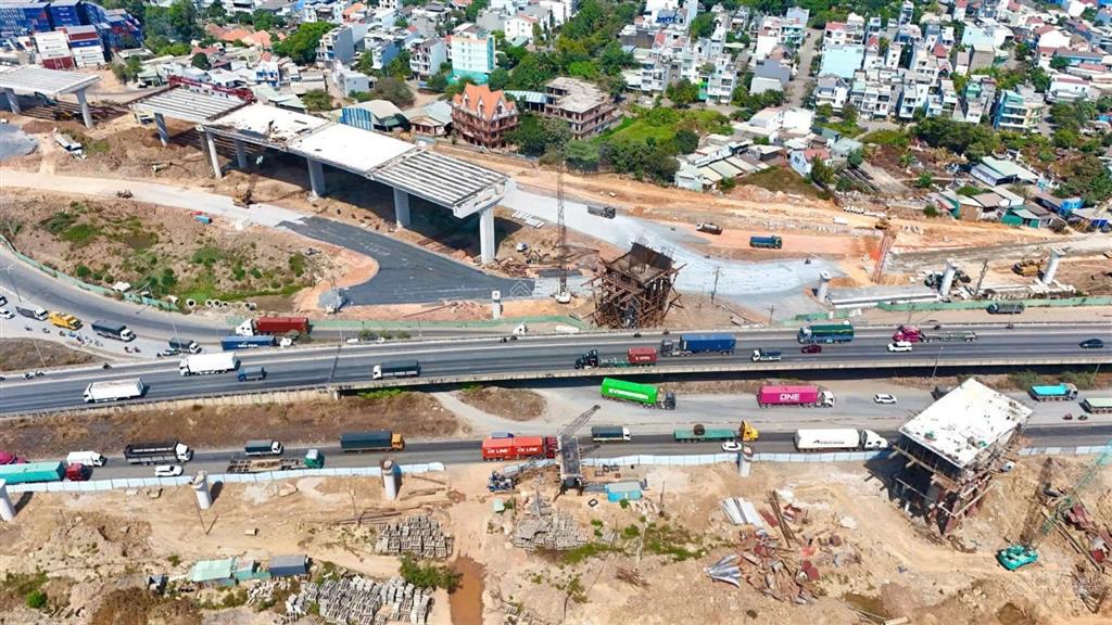 Cần bán shophouse avenue căn số 5, dt gần 53m2, vị trí đẹp, tiềm năng cao, tỉ  0909 864 ***