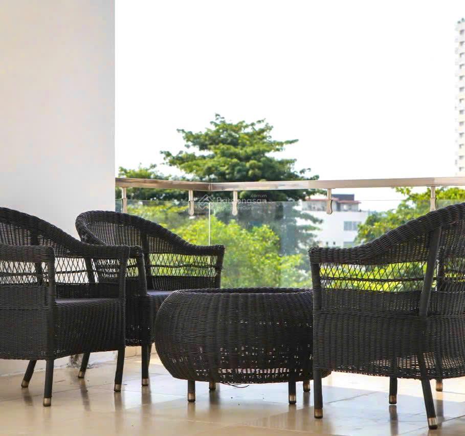 Chính chủ đi định cư bán biệt thự đường trần não (duy nhất 1 căn) dt 9x25 3 tầng giá rẻ 41 tỷ