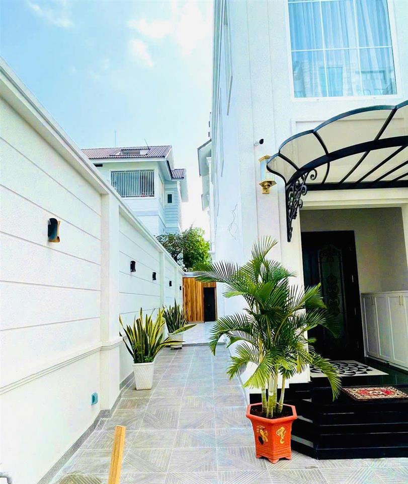 Chính chủ bán gấp biệt thự đường lương định của (1 căn)  dt 9x25m  3 tầng  giá rẻ 41 tỷ