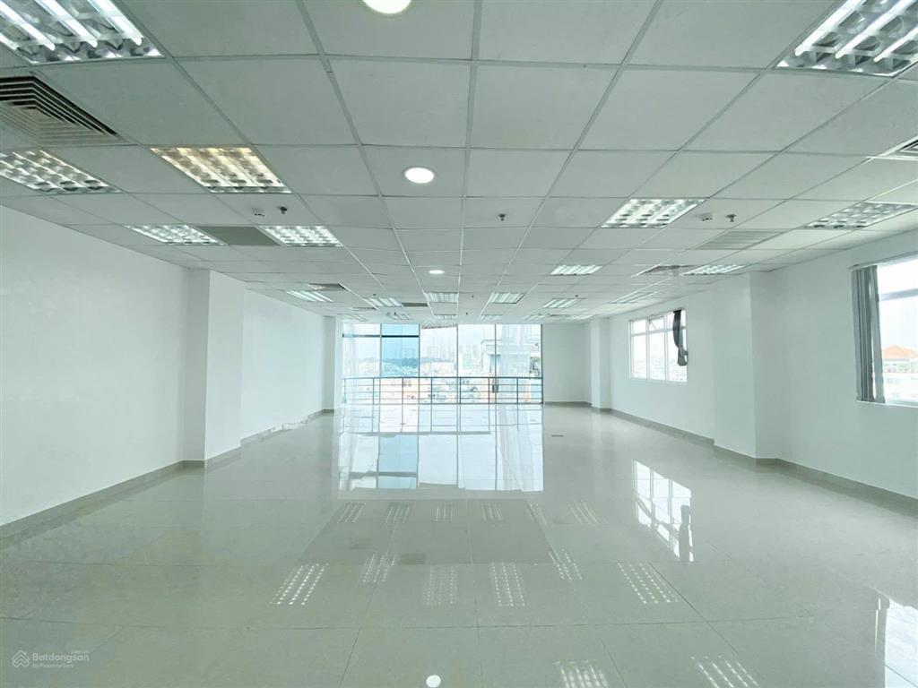 Ngộp bank bán gấp building bạch đằng  bình thạnh, 4.5x27m, hầm+7 tầng, hđt 180tr/th, giá rẻ 32 tỷ