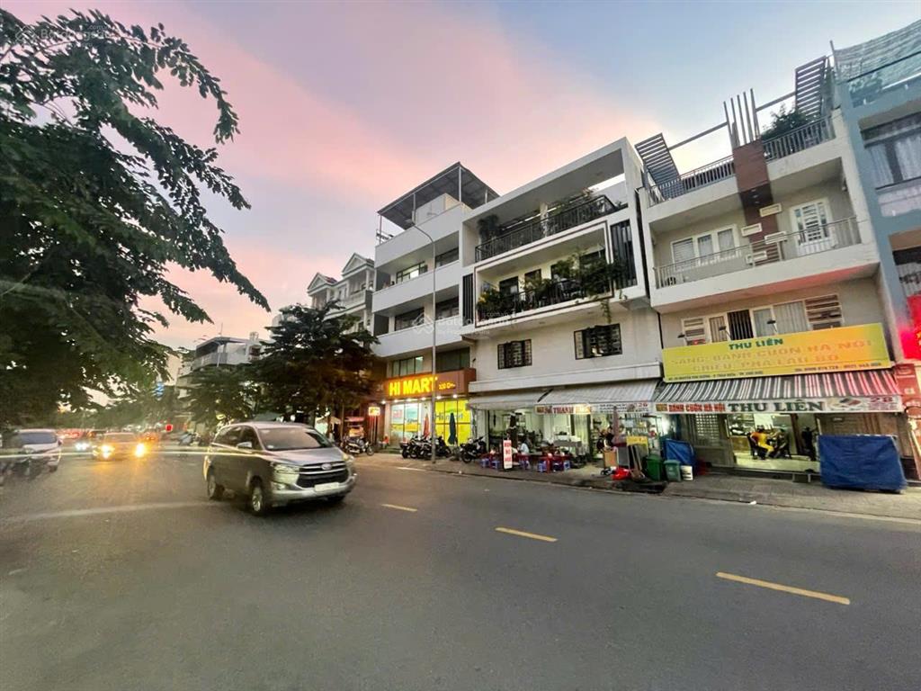 Góc 2 mặt tiền nguyễn văn hưởng ngay ngã 3 xuân thủy, 6.25x17 (nở hậu 8m), xd hầm 7 tầng, giá 30 tỷ