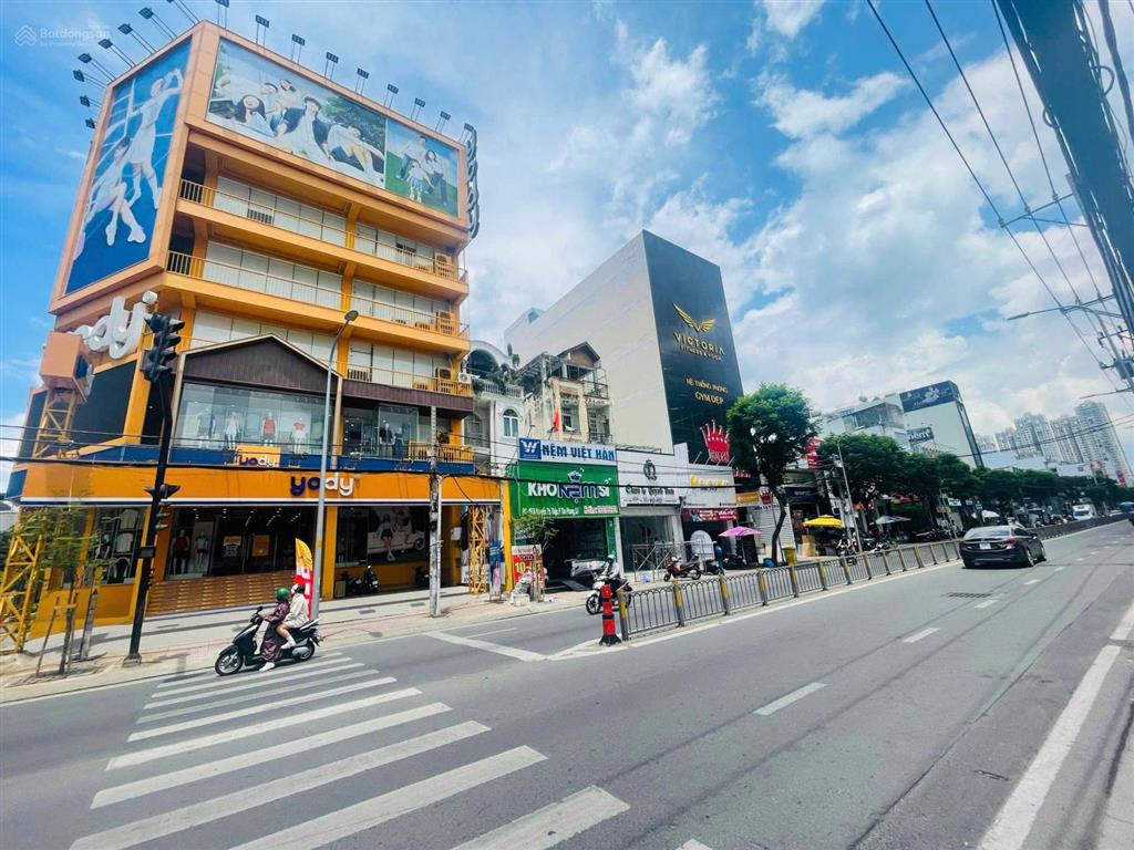 Ngang 16m (686m2) + 2 mặt tiền nguyễn thị thập, 16x41m, xd hầm + 7 tầng, hđt 160tr/th, giá 88 tỷ