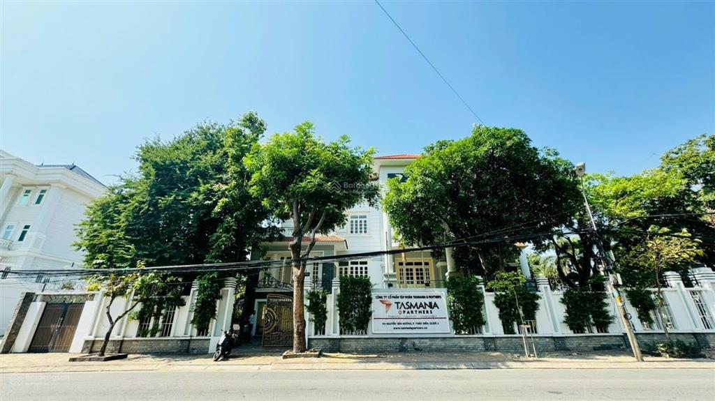 Chỉ 214tr/m2, giảm mạnh 6 tỷ biệt thự quốc hươngthảo điền, 22x29  cn 531m2, giá rẻ 114 tỷ, 3 tầng