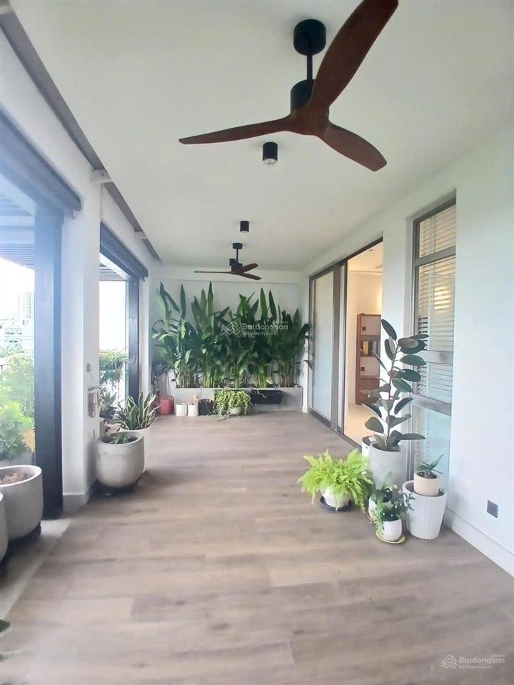1.800m2 sàn tòa nhà mặt tiền cộng hòa  10x33m  hầm 8 tầng  hđ thuê 250 triệu/tháng  giá 65 tỷ