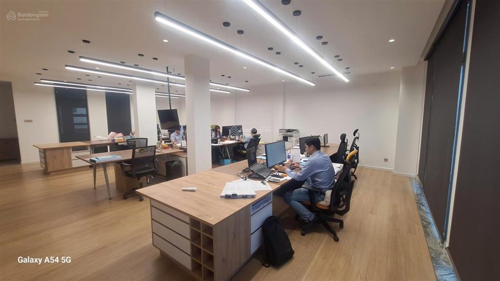 Ngộp bank bán gấp góc 2 mặt tiền ngay trần não, 20x34  662m2, 3 tầng (gpxd hầm 7 tầng), giá 110 tỷ