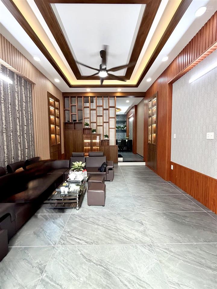 Đường nhựa 8m  cạnh aeon mall tân phú  4 tầng  tặng full nội thất  chỉ hơn 6 tỷ.