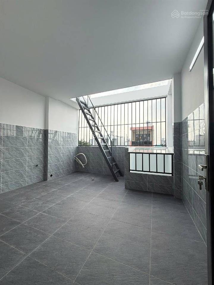 Đường nhựa 8m  cạnh aeon mall tân phú  4 tầng  tặng full nội thất  chỉ hơn 6 tỷ.