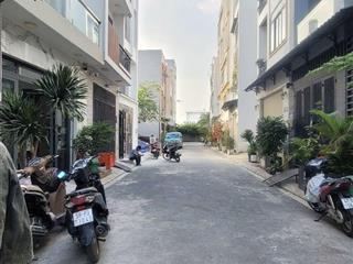 Đường nhựa 8m  cạnh aeon mall tân phú  4 tầng  tặng full nội thất  chỉ hơn 6 tỷ.