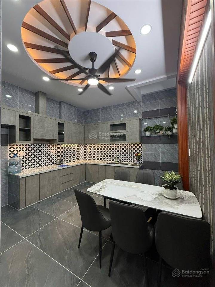 Đường nhựa 8m  cạnh aeon mall tân phú  4 tầng  tặng full nội thất  chỉ hơn 6 tỷ.