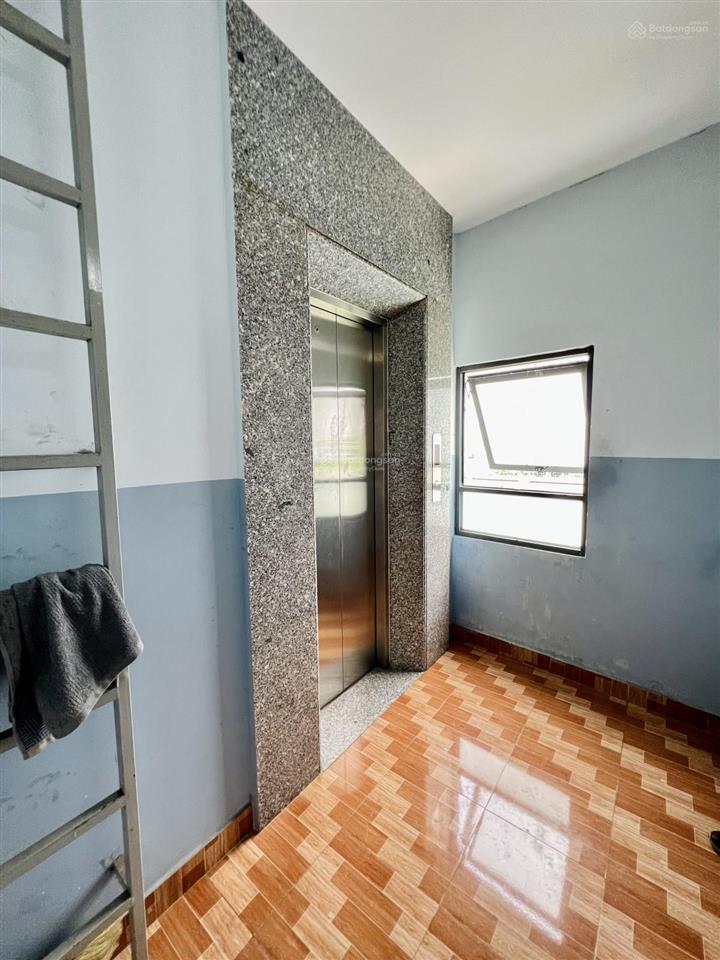 Sát mặt tiền  nhà 6 tầng  dt 4x40  có thang máy  100tr/tháng  gần hòa bình  đầm sen chỉ 20 tỷ