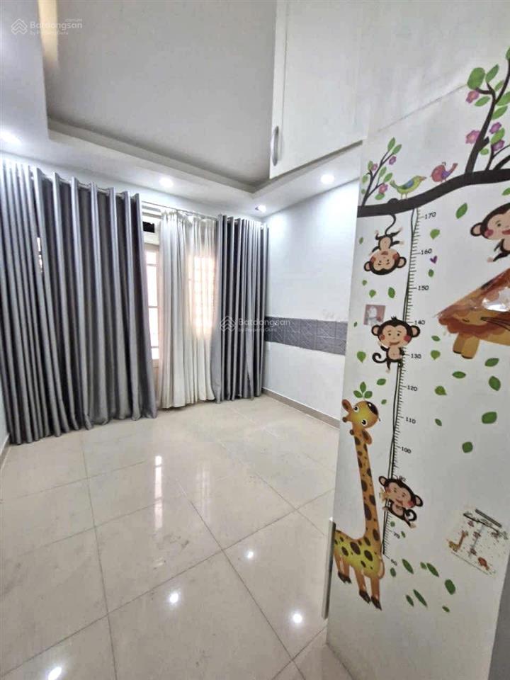 Đường 8m thông  nhà 4 tầng  ngay 3/2 thông lê đại hành  nhỉnh nhẹ 8 tỷ