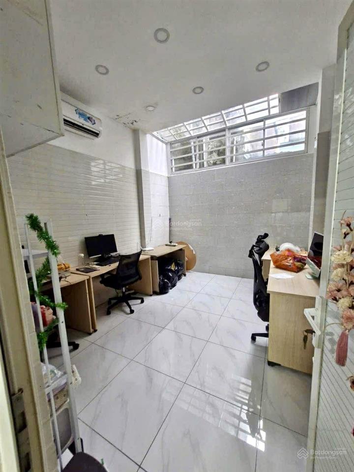 Đường 8m thông  nhà 4 tầng  ngay 3/2 thông lê đại hành  nhỉnh nhẹ 8 tỷ