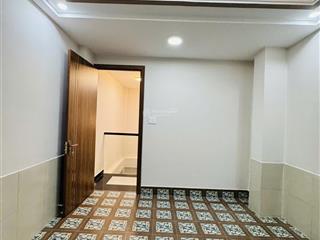 Sát mặt tiền  nhà 4 tầng  đường 3/2  bề ngang 4.3m  tặng full nội thất  chỉ hơn 8 tỷ