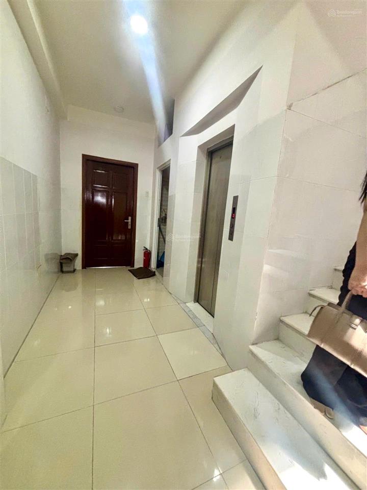 Sát mặt tiền  đường nhựa 8m  nhà 6 tầng  hoà bình  tô hiệu  8pn  có thang máy nhỉnh nhẹ 10tỷ