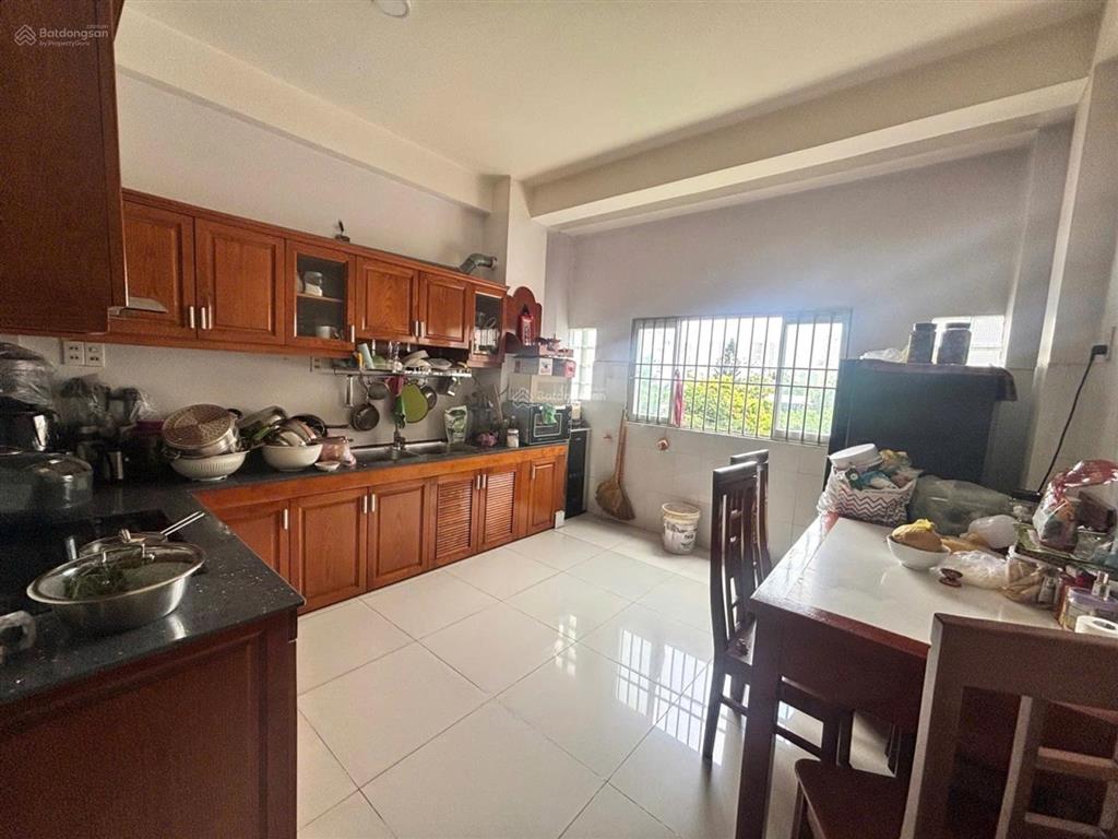 Sát mặt tiền  đường nhựa 8m  nhà 6 tầng  hoà bình  tô hiệu  8pn  có thang máy nhỉnh nhẹ 10tỷ