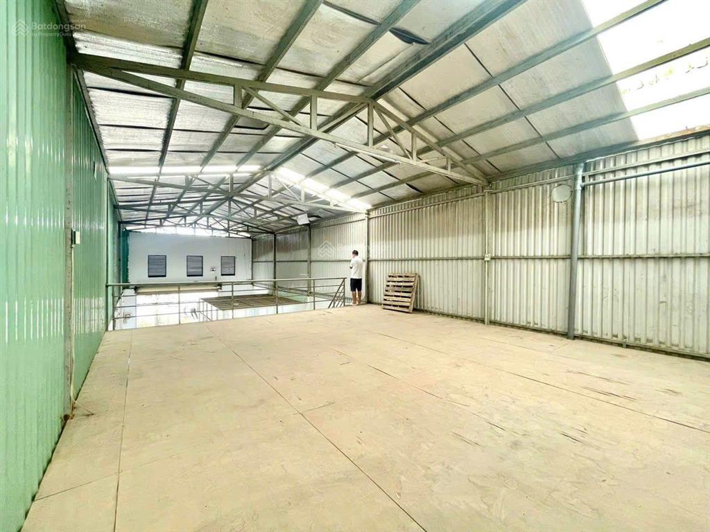 Cho thuê kho xưởng 7x30m, lửng, điện 3pha, tải 5tấn, giá 20tr