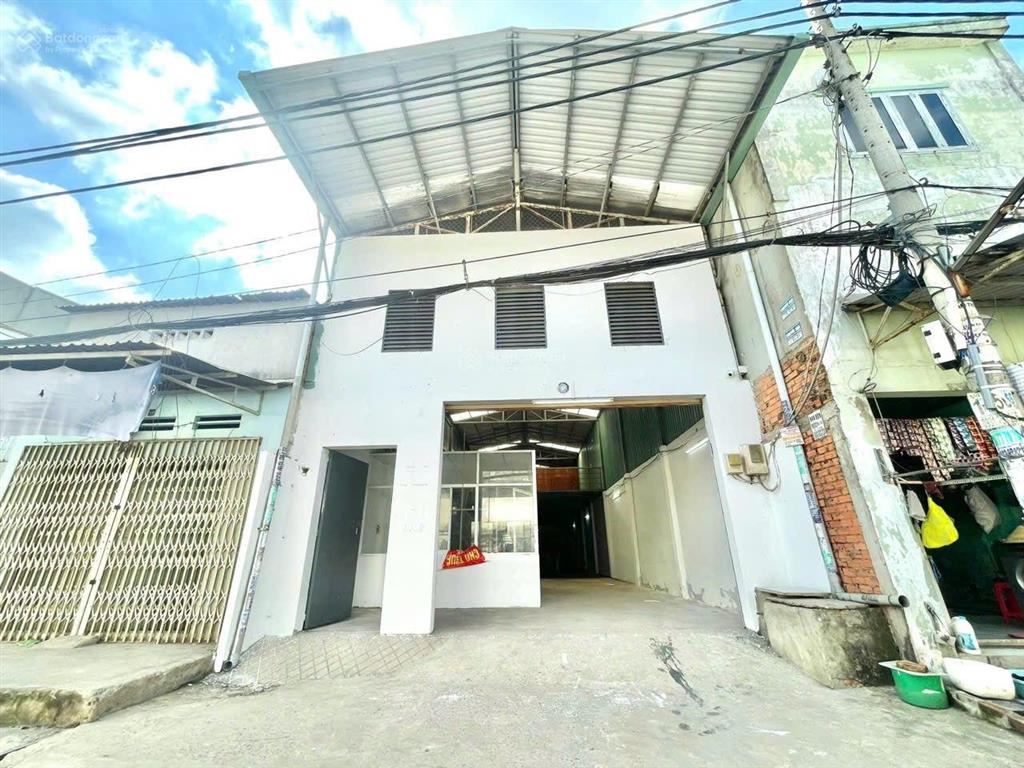 Cho thuê kho xưởng 7x30m, lửng, điện 3pha, tải 5tấn, giá 20tr
