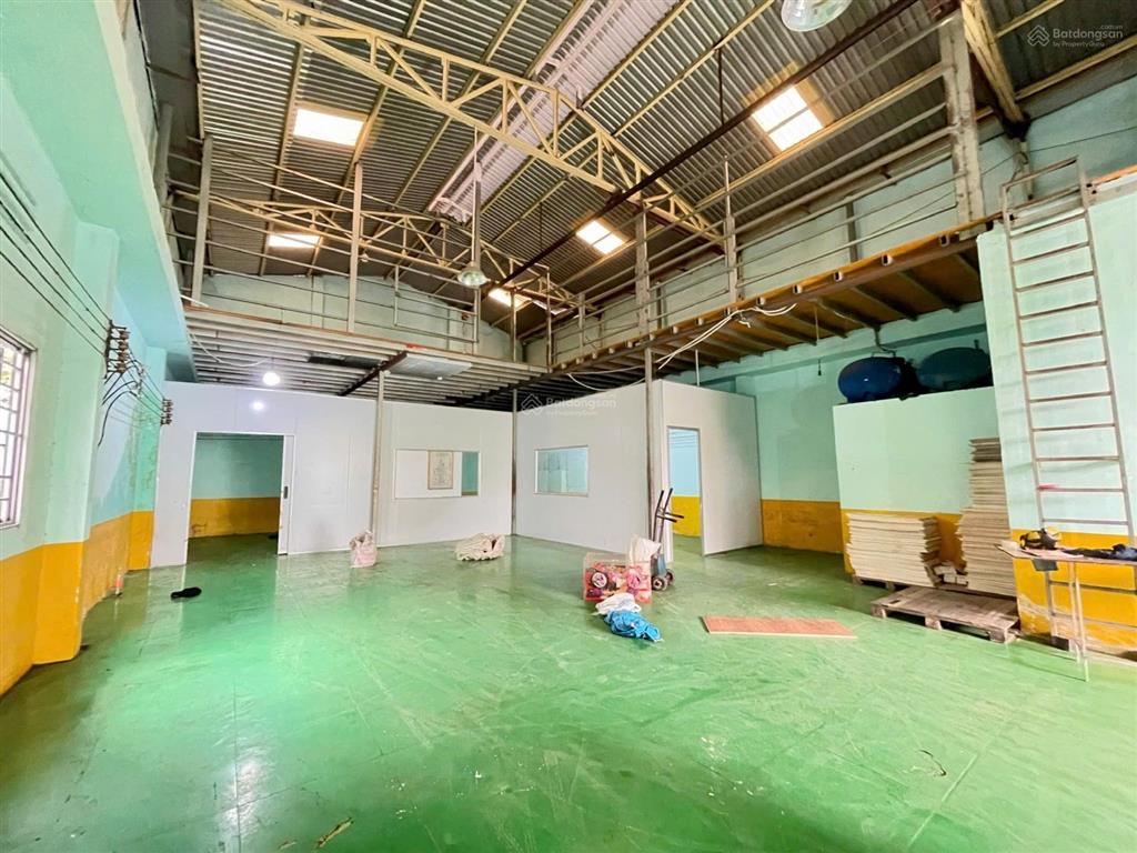 Cho thuê kho xưởng 10x20m, lửng, văn phòng, tải 8tấn, nền epoxy, điện 3pha, giá 20tr thương lượng