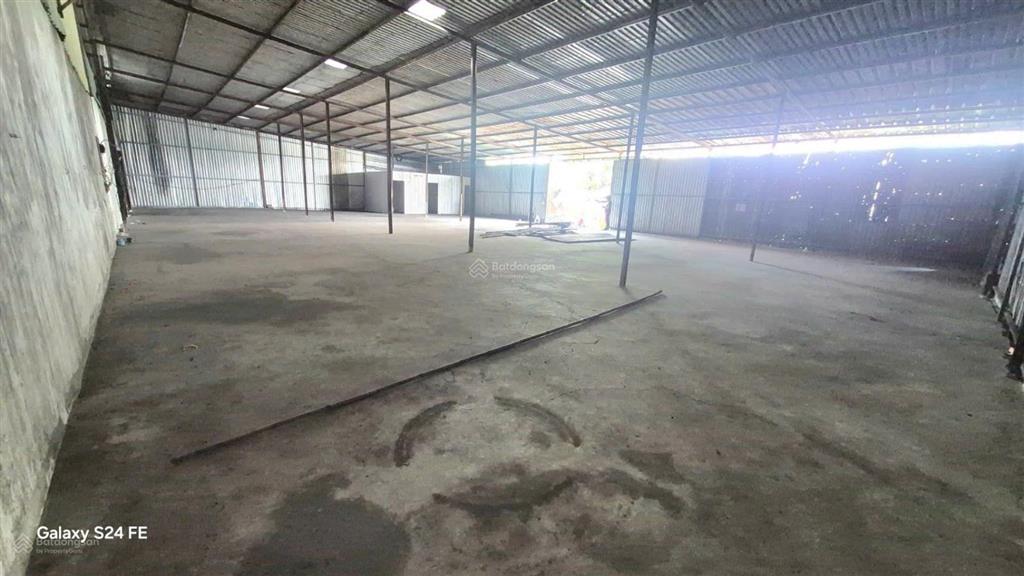 Cho thuê kho xưởng 18x30m, trần cao 5m, điện 3pha, tải 5tấn, thích hợp sx, cơ khí, giá 25tr