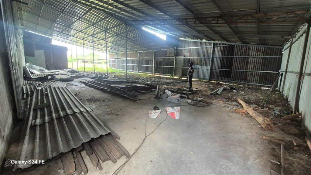 Cho thuê kho xưởng 18x30m, trần cao 5m, điện 3pha, tải 5tấn, thích hợp sx, cơ khí, giá 25tr