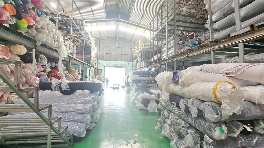 Cho thuê kho xưởng 12x20m, lửng, văn phòng, tải 58tấn, điện 3pha, giá 24tr bao vat